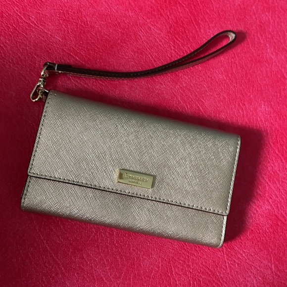 💜Kate Spade Wristlet💜 - Picture 3 of 16